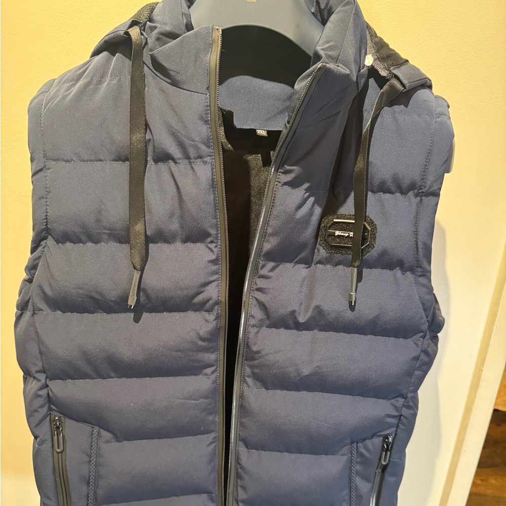 Hooded Embera Vest